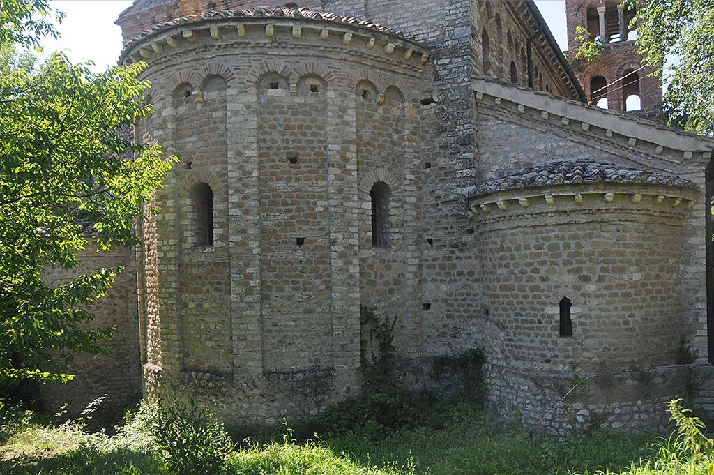 Le absidi dell'abbazia di San Giovanni in Argentella — Foto: Silvio sorcini, CC BY-SA 4.0, via Wikimedia Commons